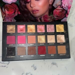 HUDA BEAUTY Rose Gold Remastered Eyeshadow Palette